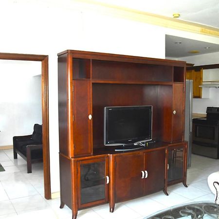 Embassy Deluxe Apartment كينغستون المظهر الخارجي الصورة